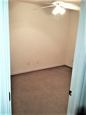 Building Photo - 1806 Knollcrest Cir