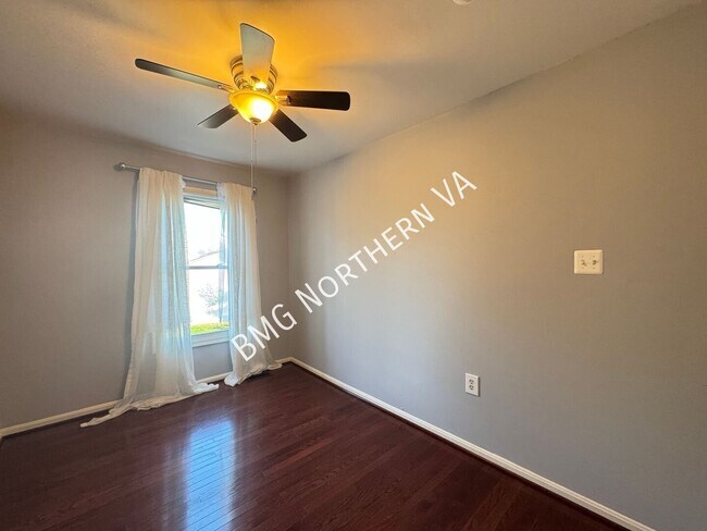 Building Photo - 7343 Rokeby Dr