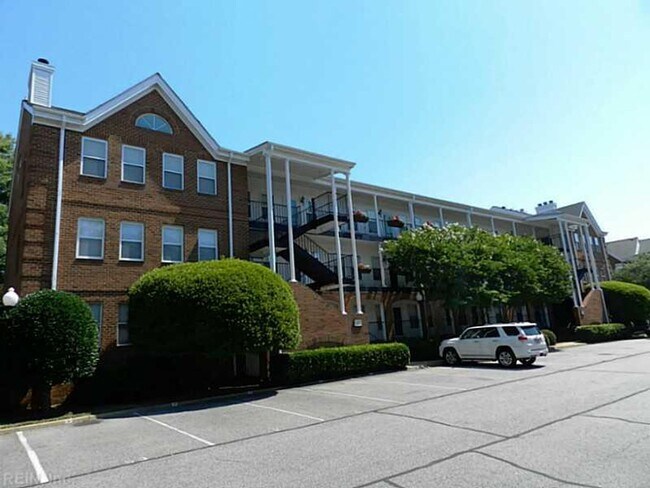 Primary Photo - Top Floor Condo in Gated Community!