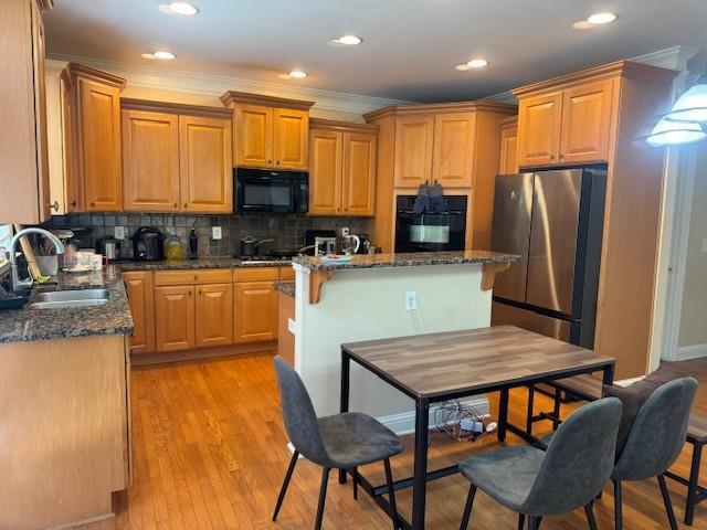 Building Photo - 2065 Manor View