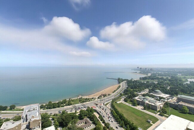 Building Photo - 1700 E 56th St