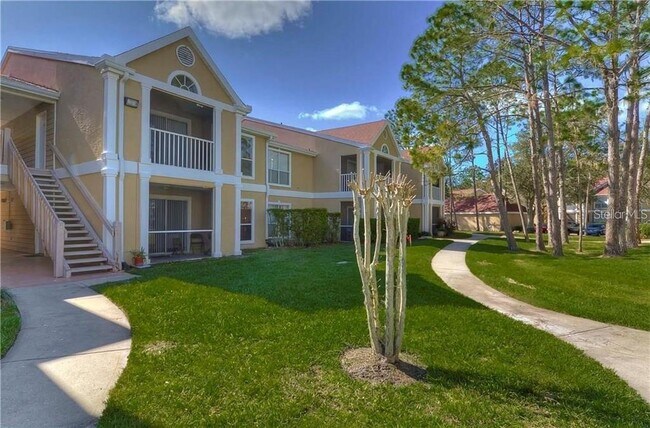 Building Photo - 9481 Highland Oak Dr