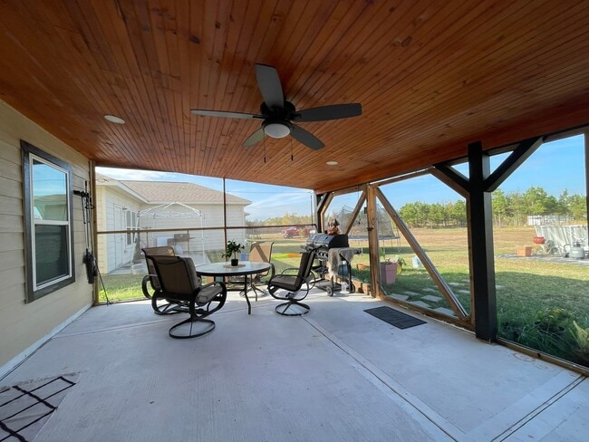Building Photo - 1404 Rd 5102