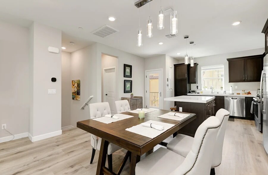 Building Photo - 11030 Peyton Way