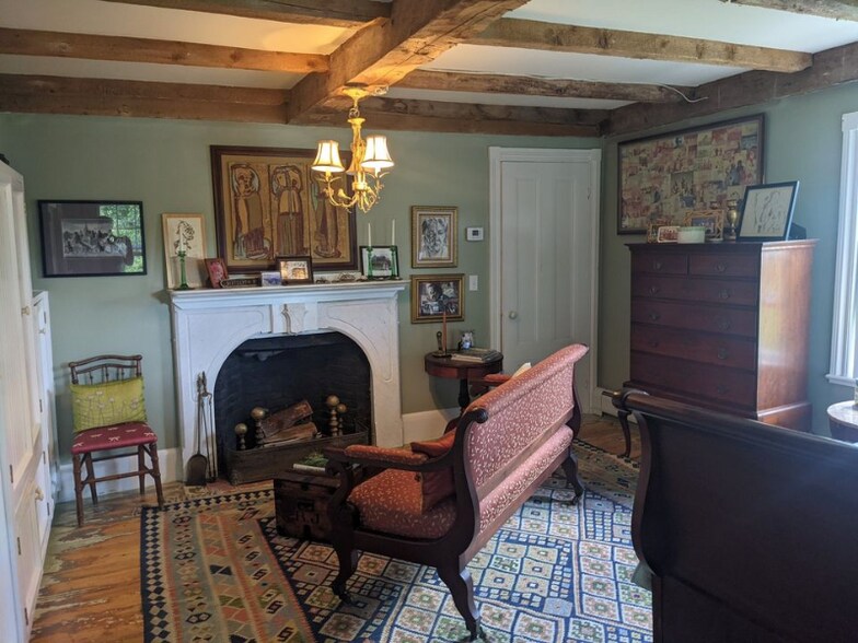 Building Photo - 53 Falls Bridge Rd