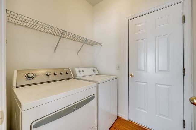 Building Photo - Beautiful 3 bedroom 2.5 bath home in Williams Glenn Community in Charlotte with Primary on the main.