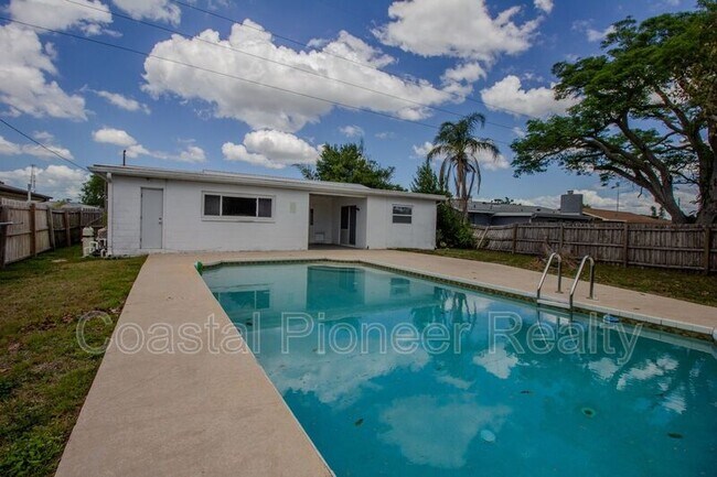 Building Photo - 10760 62nd Ave N