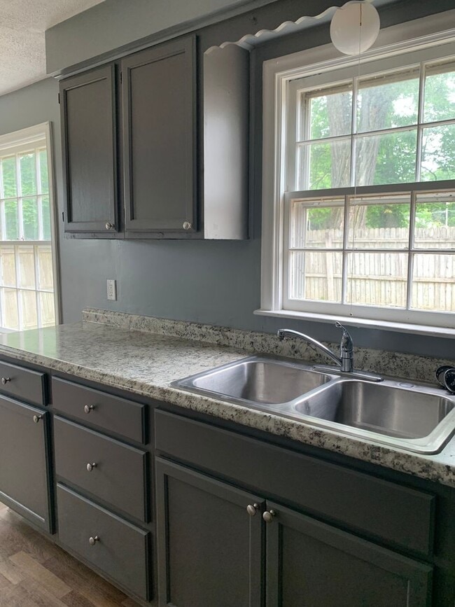 Building Photo - Coming Soon !3 Bedroom, Garage June 6th