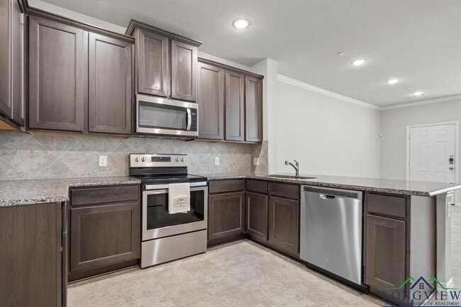 Building Photo - 3300 Becker Dr