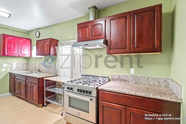 Building Photo - Unit 1