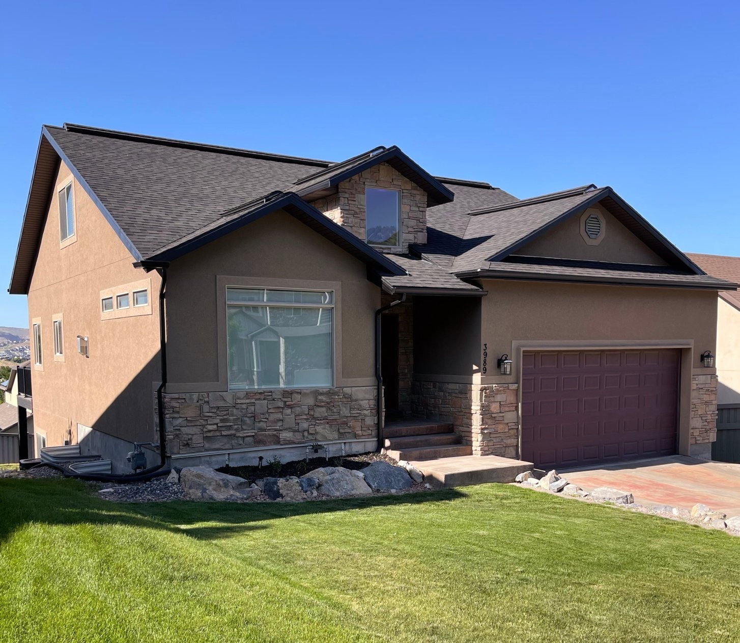 Building Photo - 3989 E Yakima Way