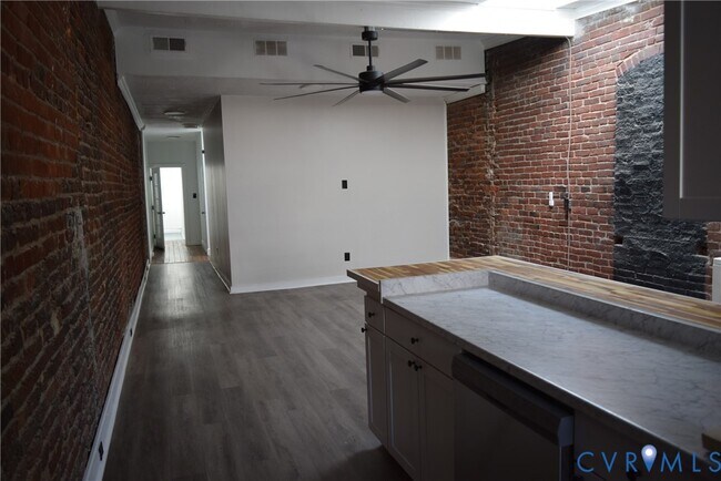 Building Photo - 407 Brook Rd