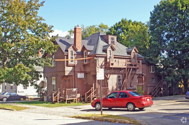 Primary Photo - 9 James St
