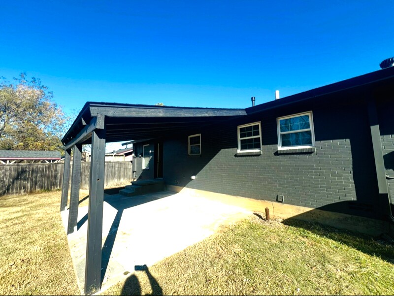 Building Photo - 901 Leeper Dr