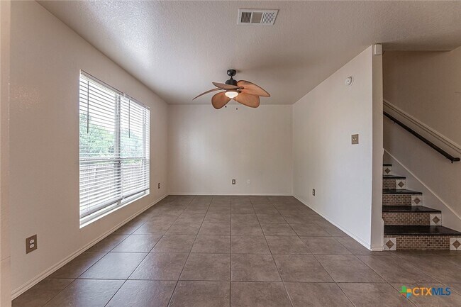 Building Photo - 2406 Waterfall Dr