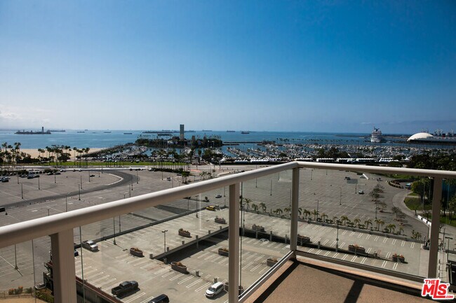 Building Photo - 488 E Ocean Blvd