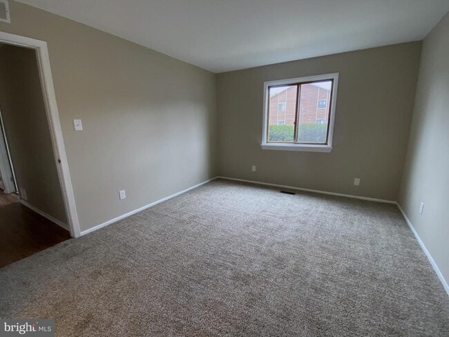Building Photo - 705 Woodhollow Dr
