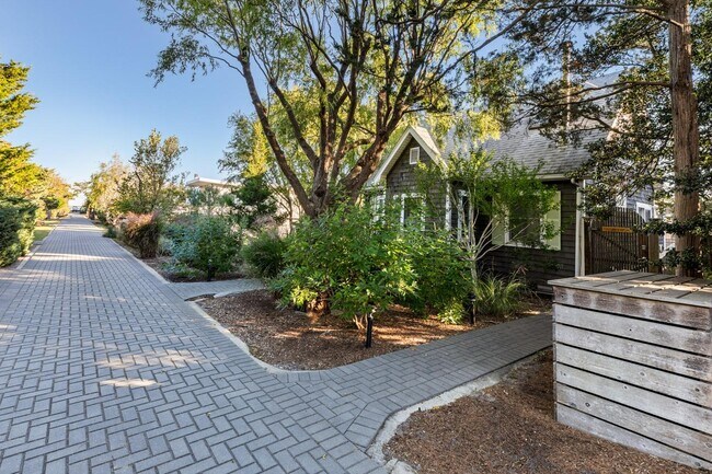 Building Photo - 38 Homesite Ave