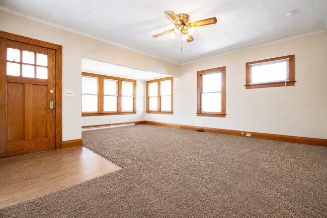 Building Photo - 4250 N Haven Ave