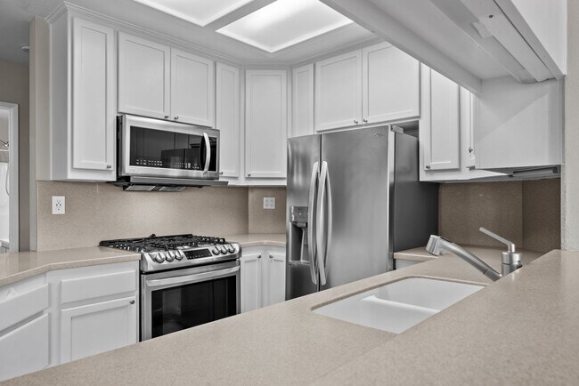 Building Photo - 521 Arbor Dr
