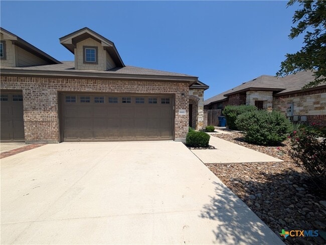 Building Photo - 660 Creekside Cir