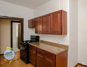 Building Photo - Beautiful Large Berwyn Apts on Wesley!
