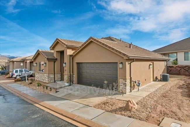 Building Photo - 2261 S Tonaquint Dr