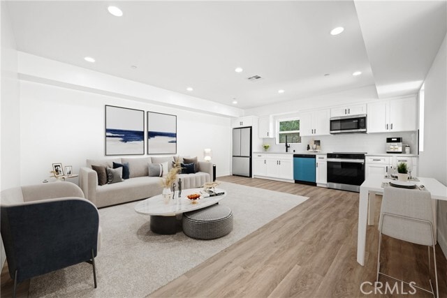 Building Photo - 6704 Kester Ave