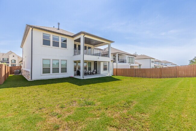 Building Photo - 2332 Giona Pl