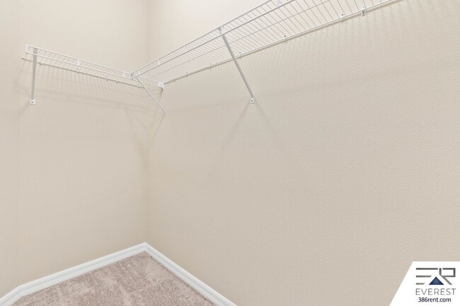 Building Photo - FULLY FENCED, LIKE NEW 3/2/2 IN DESIRABLE PINE GROVE