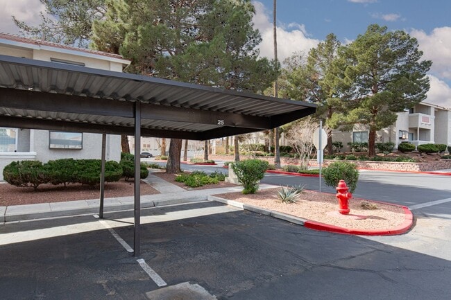 Building Photo - 2nd floor 2 bedroom unit in NW with easy access to Summerlin Pkwy and the 95/I-11