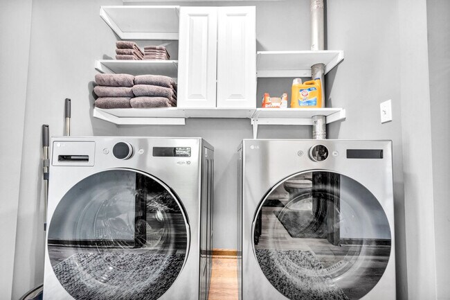 Building Photo - 23120 Bates Rd