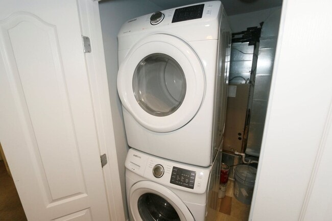 Building Photo - 607 P St NW