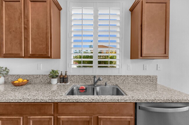 Building Photo - 52233 Rosewood Ln