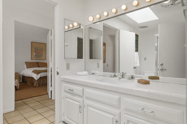 Building Photo - 77137 Iroquois Dr