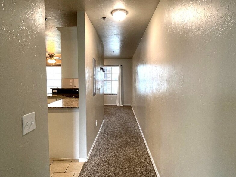 Building Photo - 2442 NW 39th St