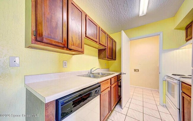 Building Photo - 2190 Forest Knoll Dr NE