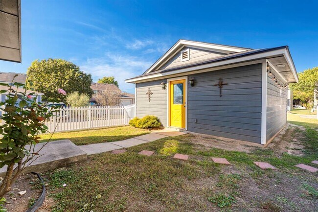 Building Photo - 284 Michaelis Rd