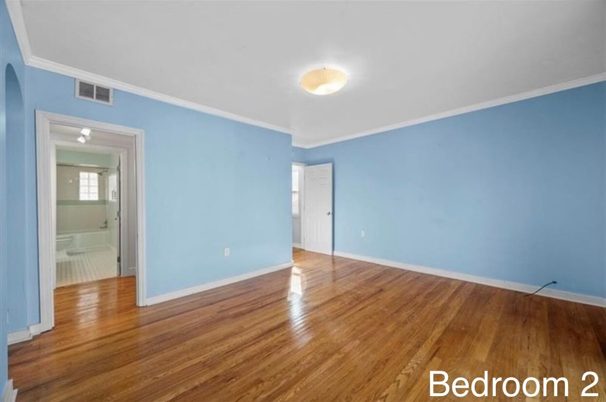 Building Photo - 2512 Burham St