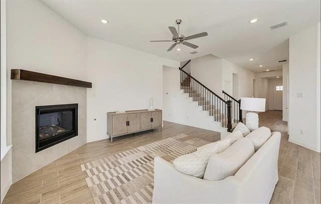 Building Photo - 1112 Water Canna Dr