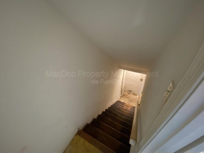 Building Photo - 706 Olde Greenwich Cir