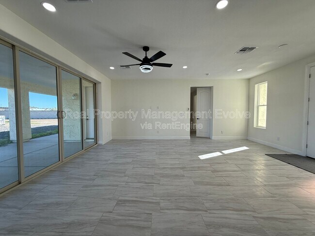 Building Photo - 22536 W Huntington Dr