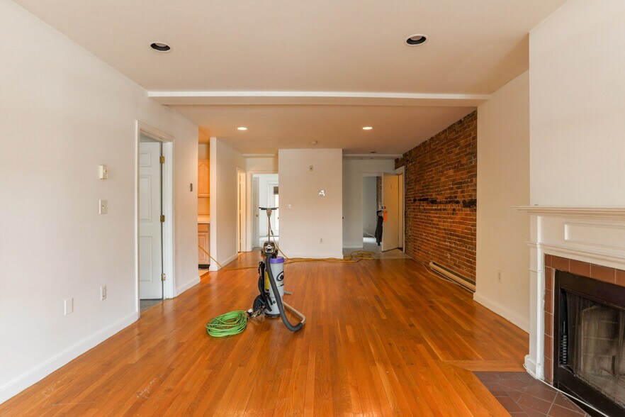 Building Photo - 1750 Washington St