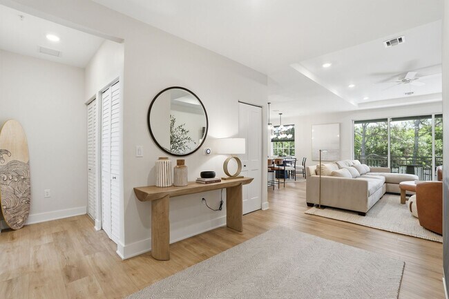 Building Photo - Fully Furnished 3 Bedroom, 3.5 Bath Townhome