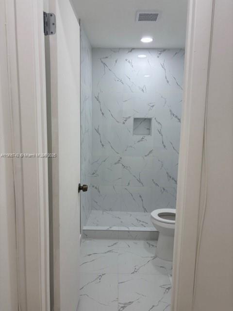 Building Photo - 10592 Royal Palm Blvd