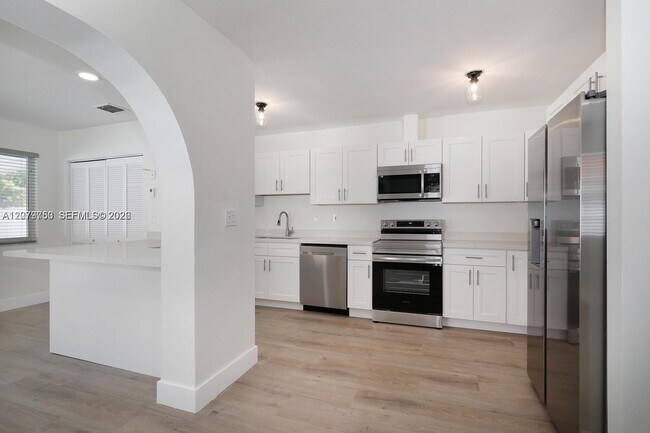 Building Photo - 3509 SW 23rd Terrace