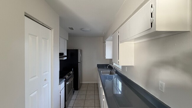 Building Photo - Cute 3Bed/1Bath Home with Carport and Large Yard in Conway Acres