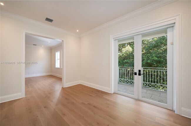 Building Photo - 680 Destacada Ave