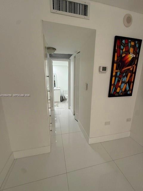 Building Photo - 5555 Collins Ave