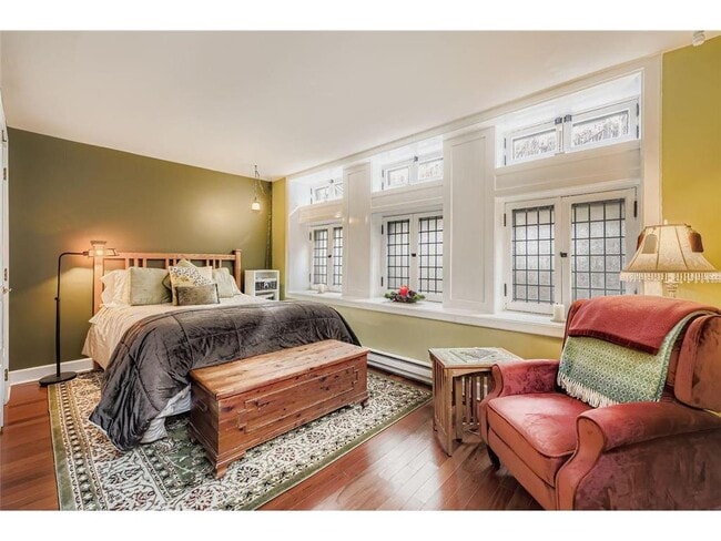 Building Photo - 2219 Pillsbury Ave